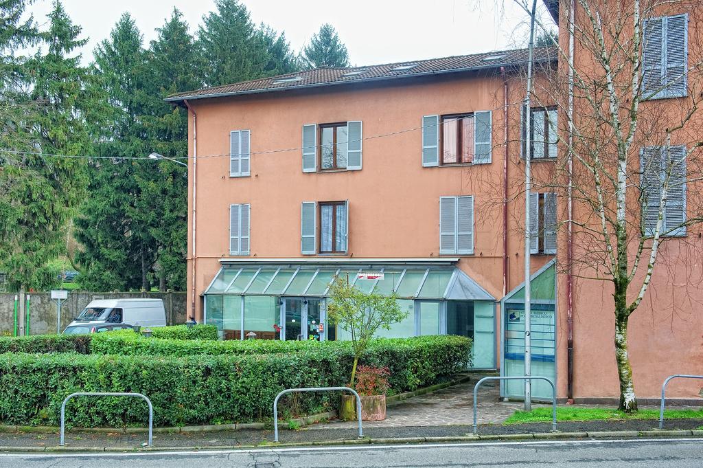 Victoria Hotels Carso Camnago Volta Exteriör bild