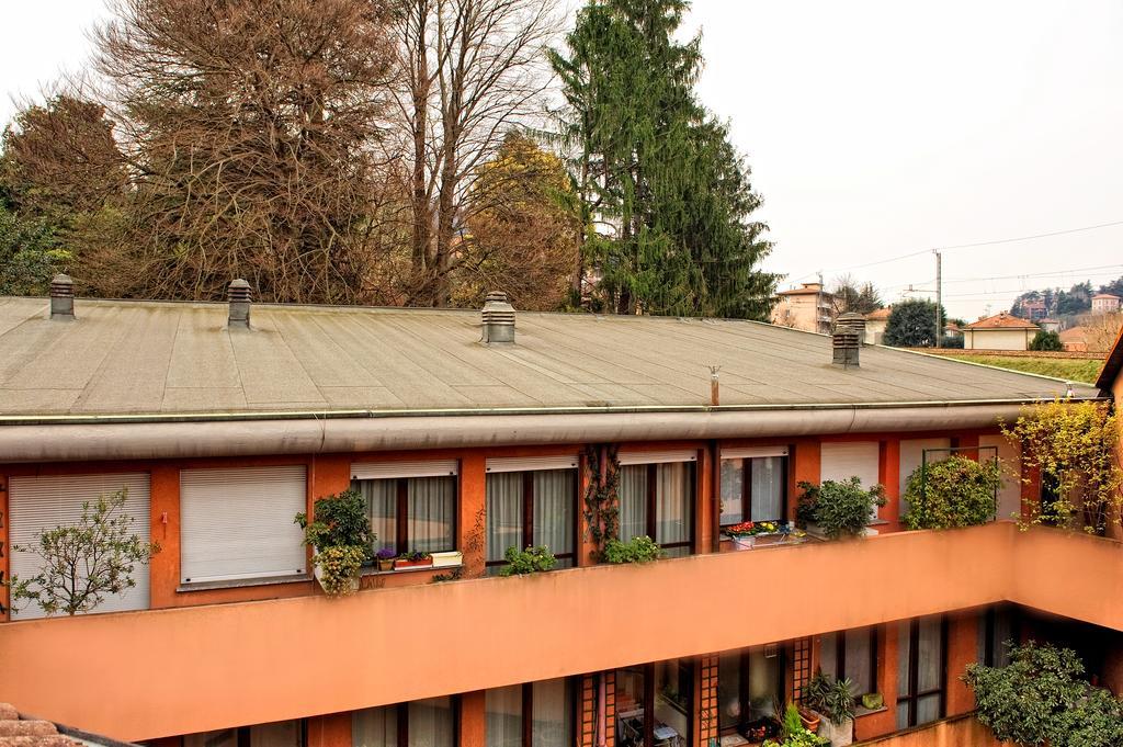 Victoria Hotels Carso Camnago Volta Exteriör bild