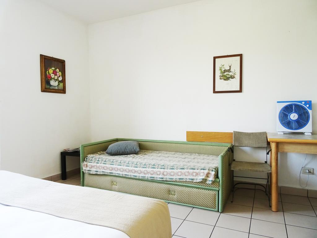 Victoria Hotels Carso Camnago Volta Exteriör bild