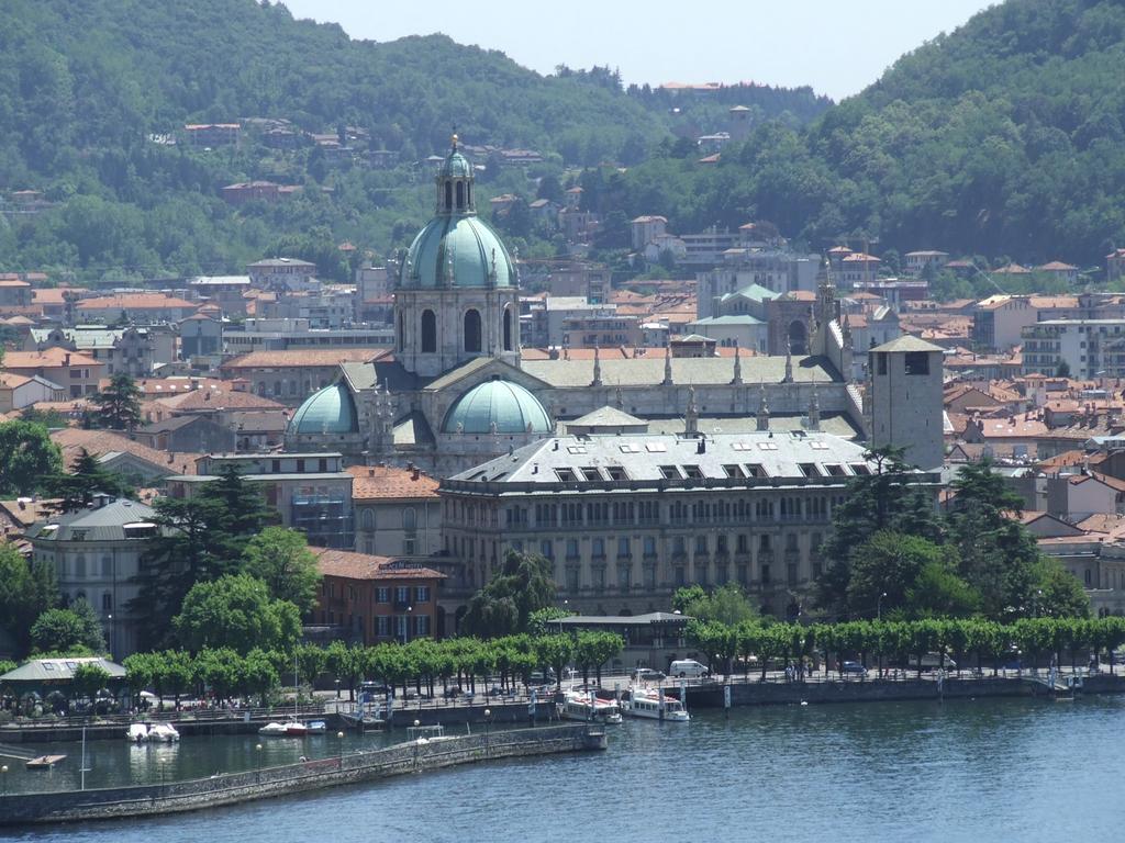 Victoria Hotels Carso Camnago Volta Exteriör bild