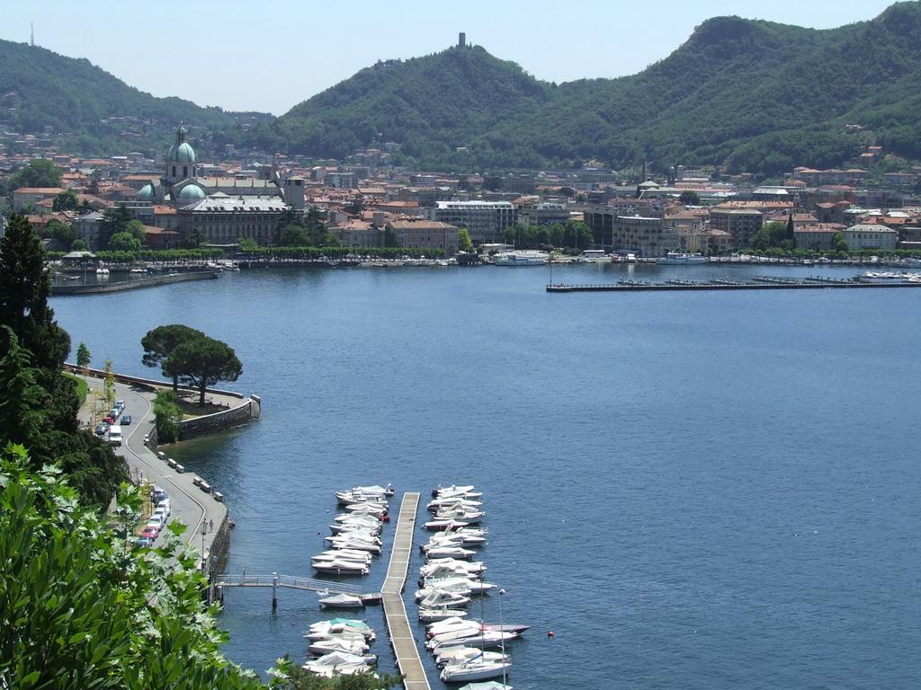 Victoria Hotels Carso Camnago Volta Exteriör bild