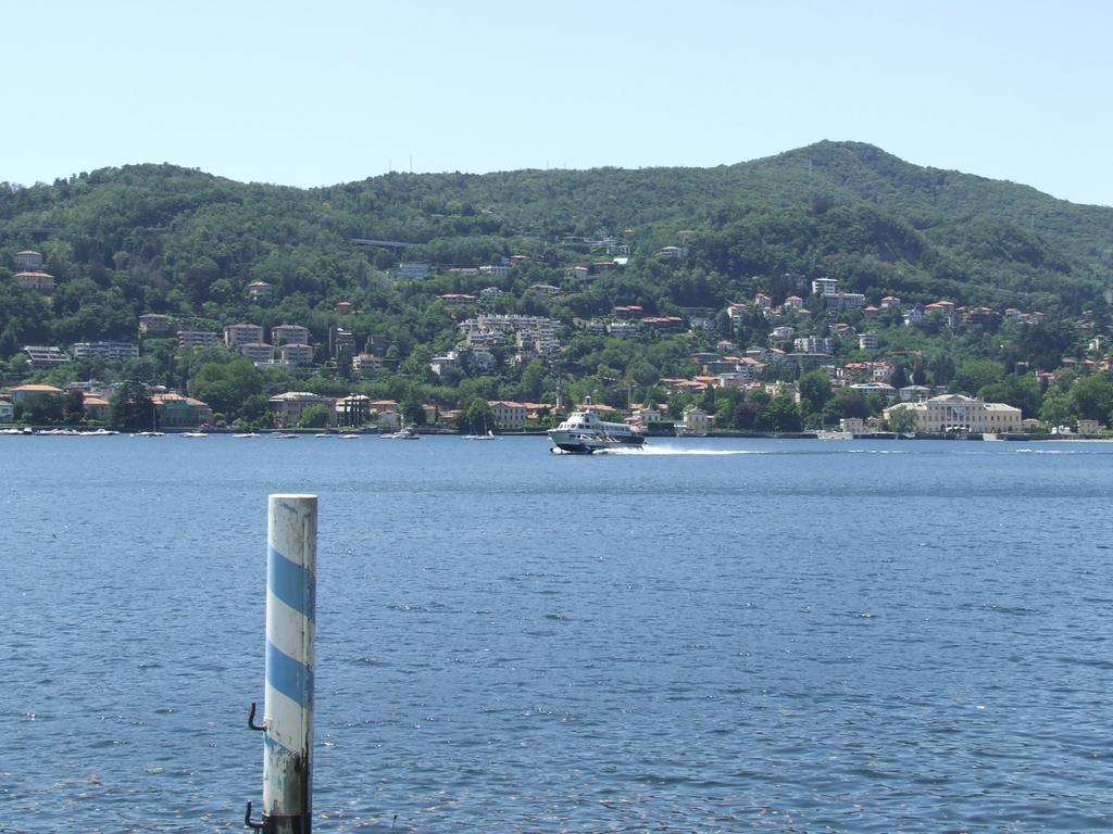 Victoria Hotels Carso Camnago Volta Exteriör bild