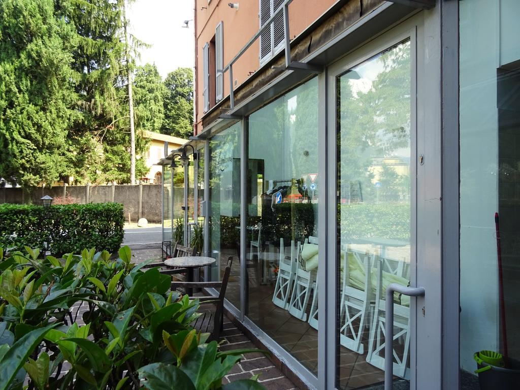 Victoria Hotels Carso Camnago Volta Exteriör bild
